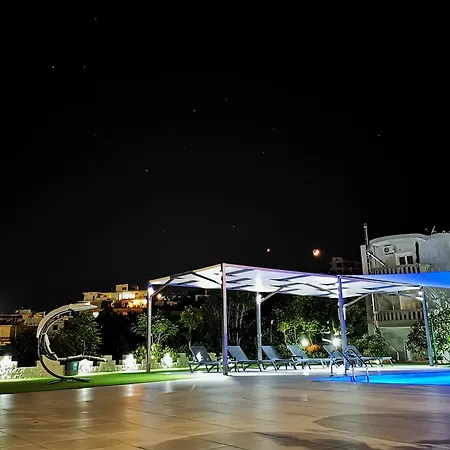 Nina Апартаменты *